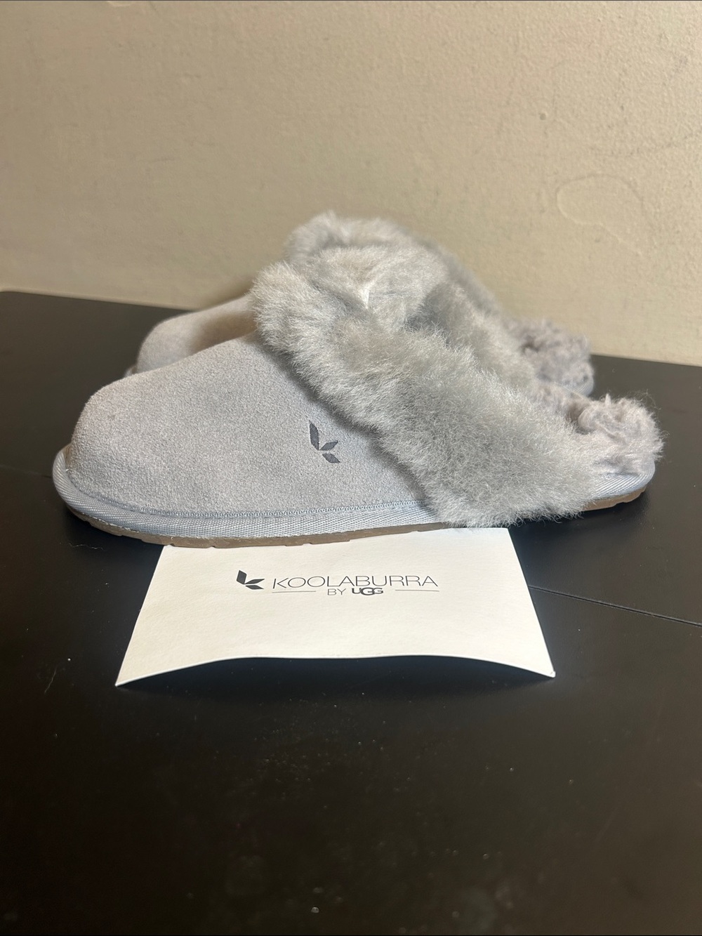 Koolaburra Light Gray Suede Fur-Lined Slip-On Slippers Women’s Size 5